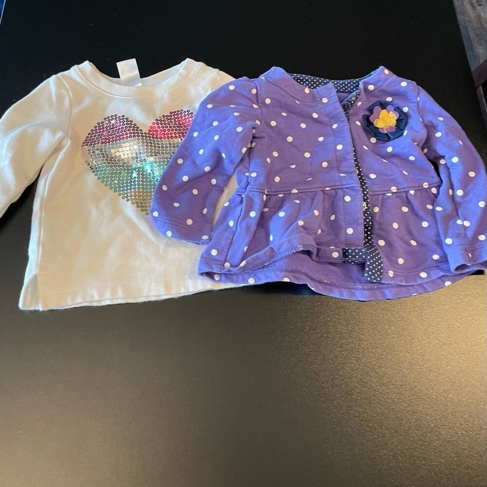 Bundle of 2 sweatshirts size 9 months